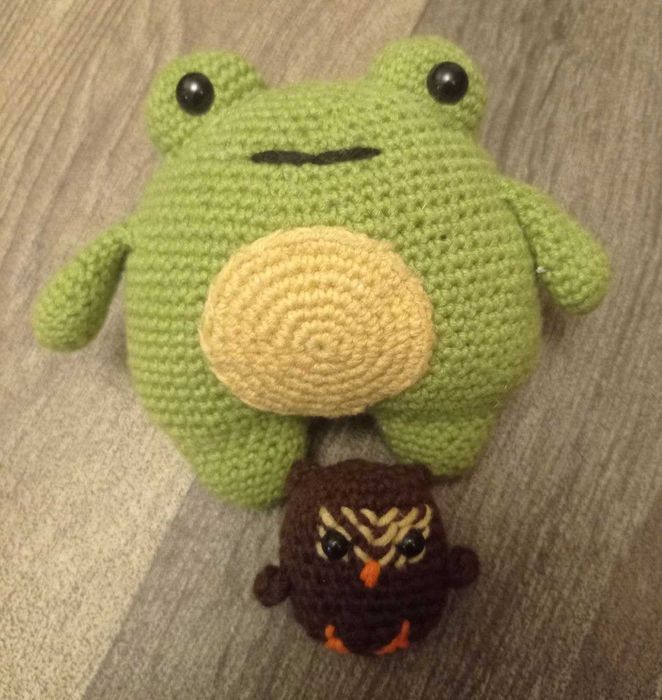 Продам набор из двух вязаных игрушек. Изделия собственной вязки!