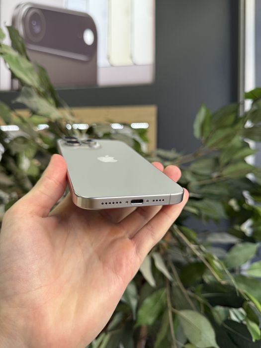 iPhone 15 Pro Max 256GB Natural Titanium