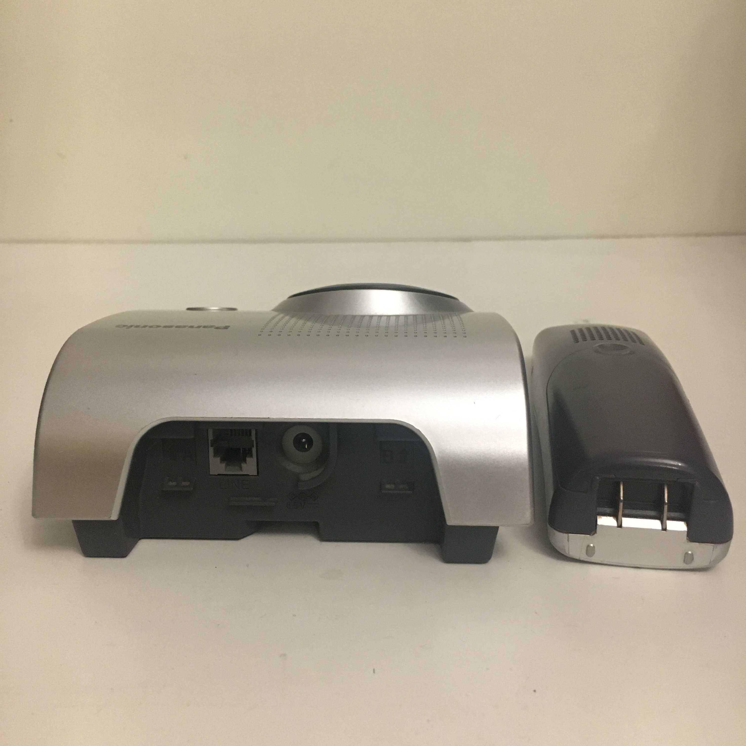 Беспроводной телефон Panasonic KX-TG7207UA с базой