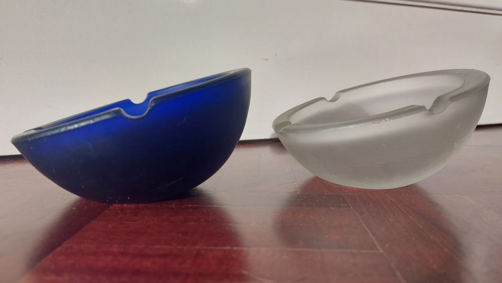 2 cinzeiros desenhados pelo Siza Vieira 50€ cada