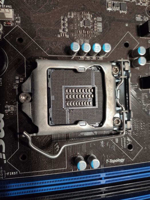 Материнська плата msi b85m-g43