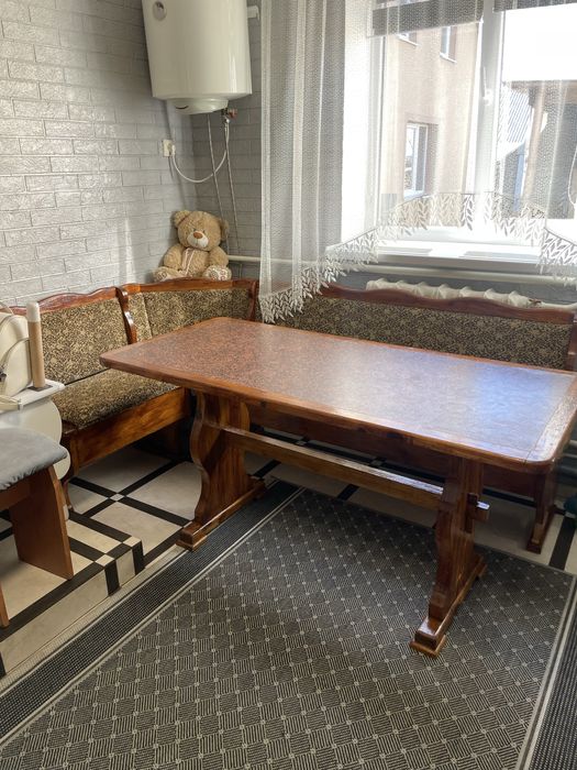 Кухоний куток і стіл