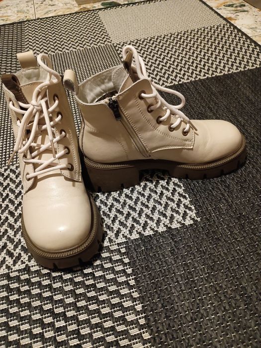 Продам черевики жіночі.