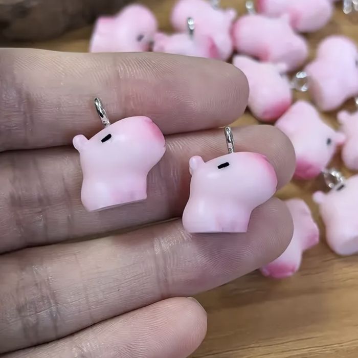 Капібара в асортименті: підвіси на телефон, фігурки адвент календаря