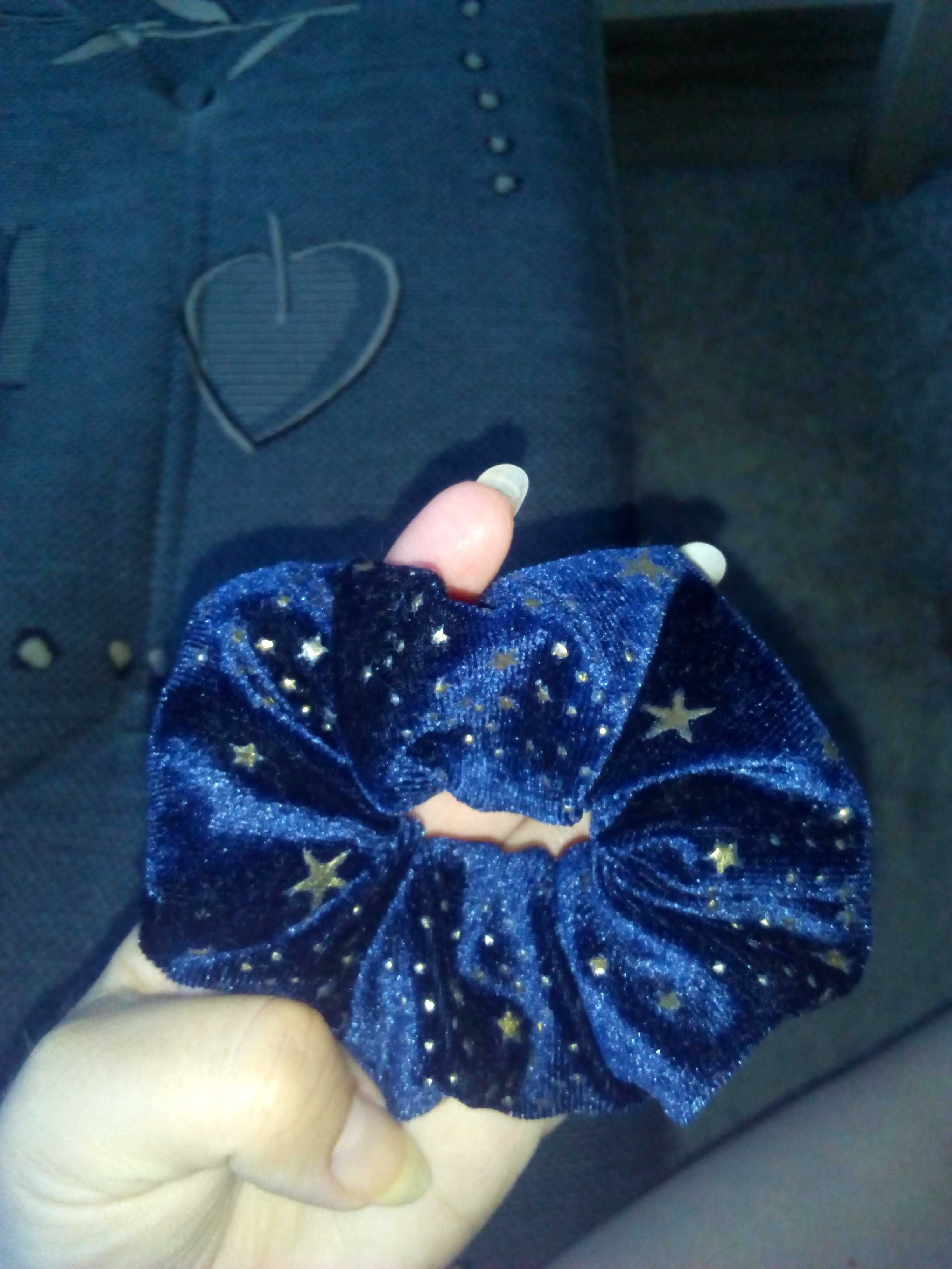 Śliczna frotka do włosow, scrunchie