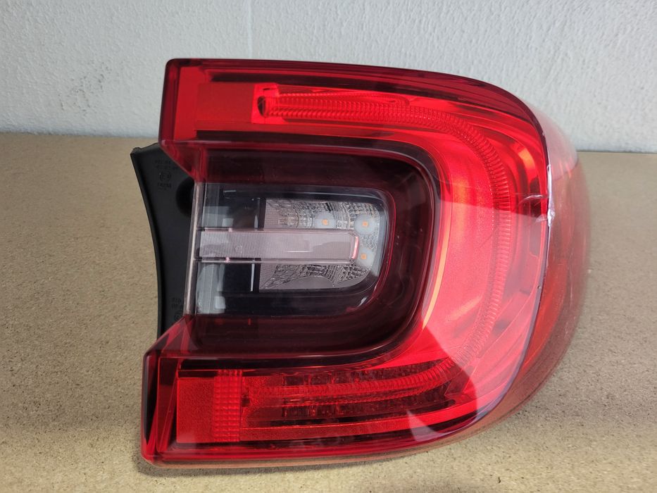 Farolim Led direito ilharga Renault Kadjar