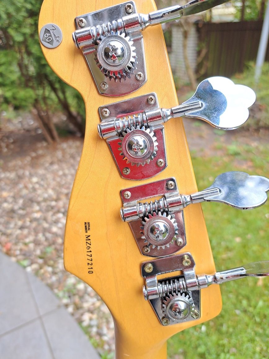 Gitara  basowa Fender Precyzion.