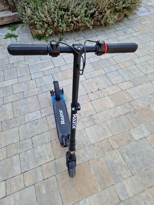 Hulajnoga elektryczna Razor Prime Air