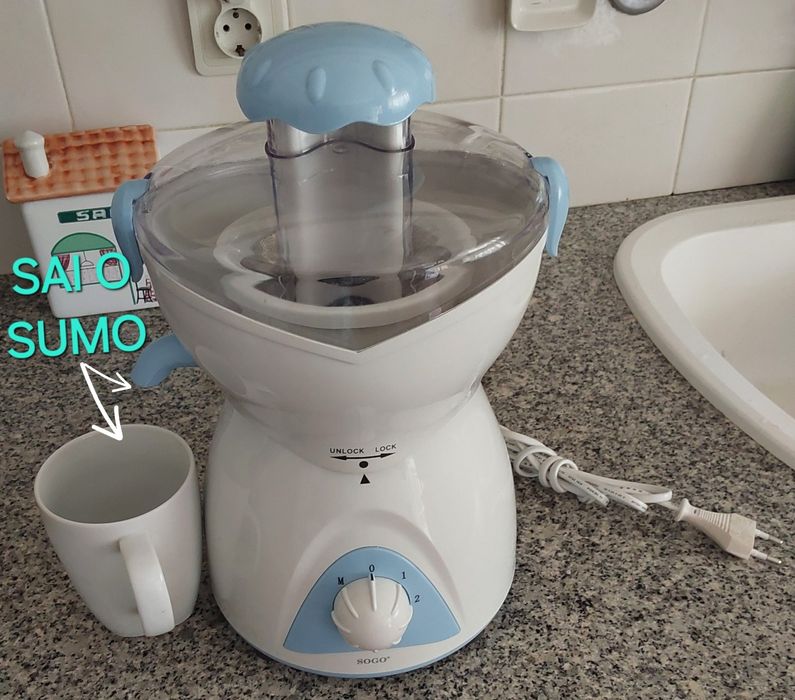 MÁQUINA DE SUMOS, NOVA SEM CAIXA.Casa,Cozinha,Campismo,Garagem,Sala.
