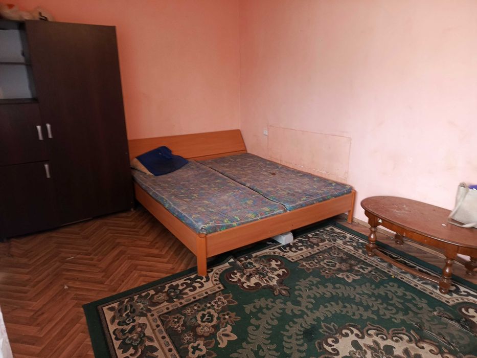 Продаю 5 комнатную квартиру в центре пгт Таирово.
