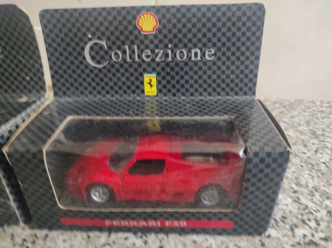 Miniatura de carros da Ferrari