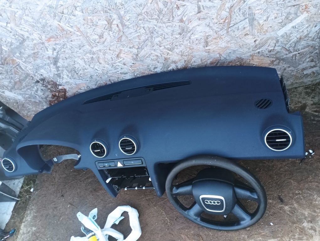 Konsola deska rozdzielcza Audi A3 8p airbag sensor pasy