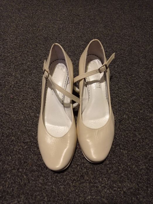 Buty damskie firmy ARANCI Collection