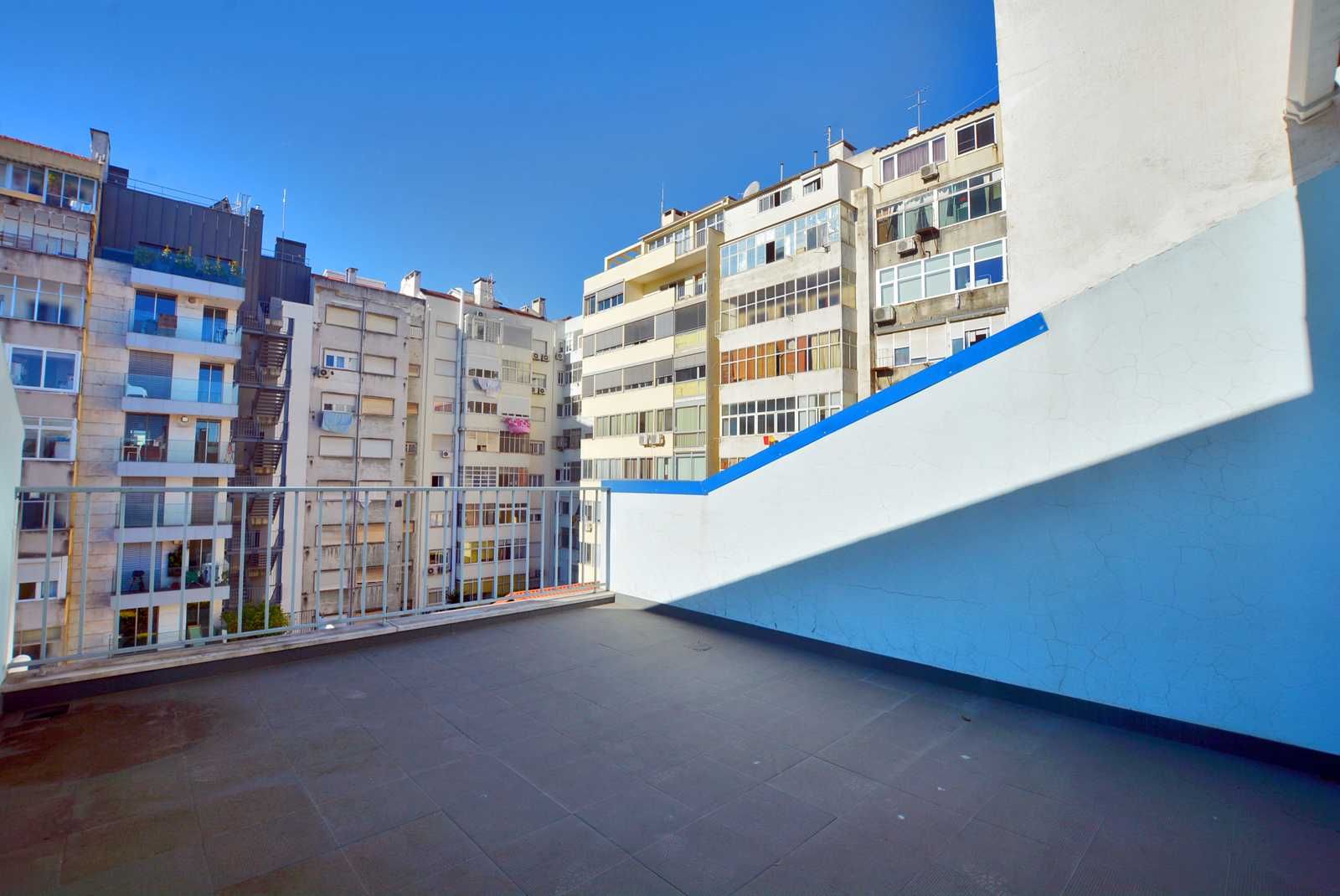 Quarto com varanda - centro de Lisboa