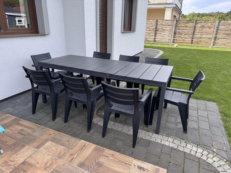 Stół i krzesła ogrodowe