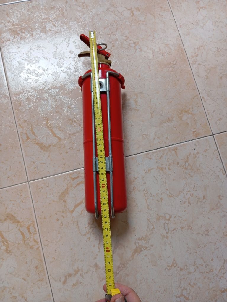 Extintor pequeno de pó seco