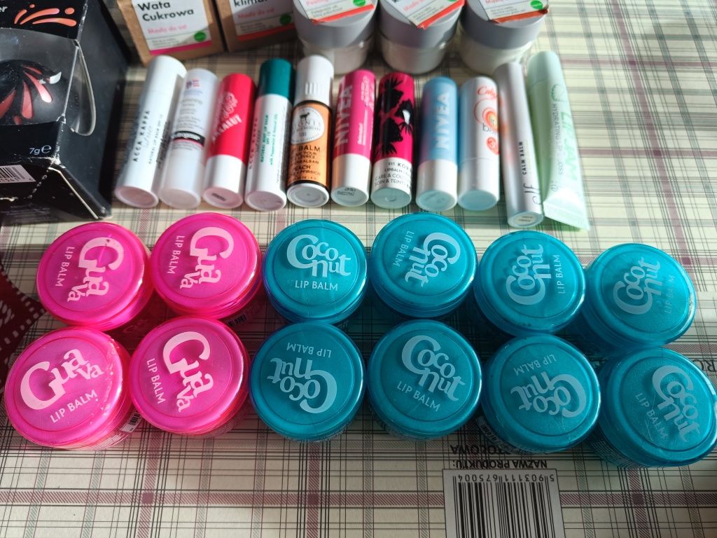Pomadka balsam do ust peeling Nivea eos i inne