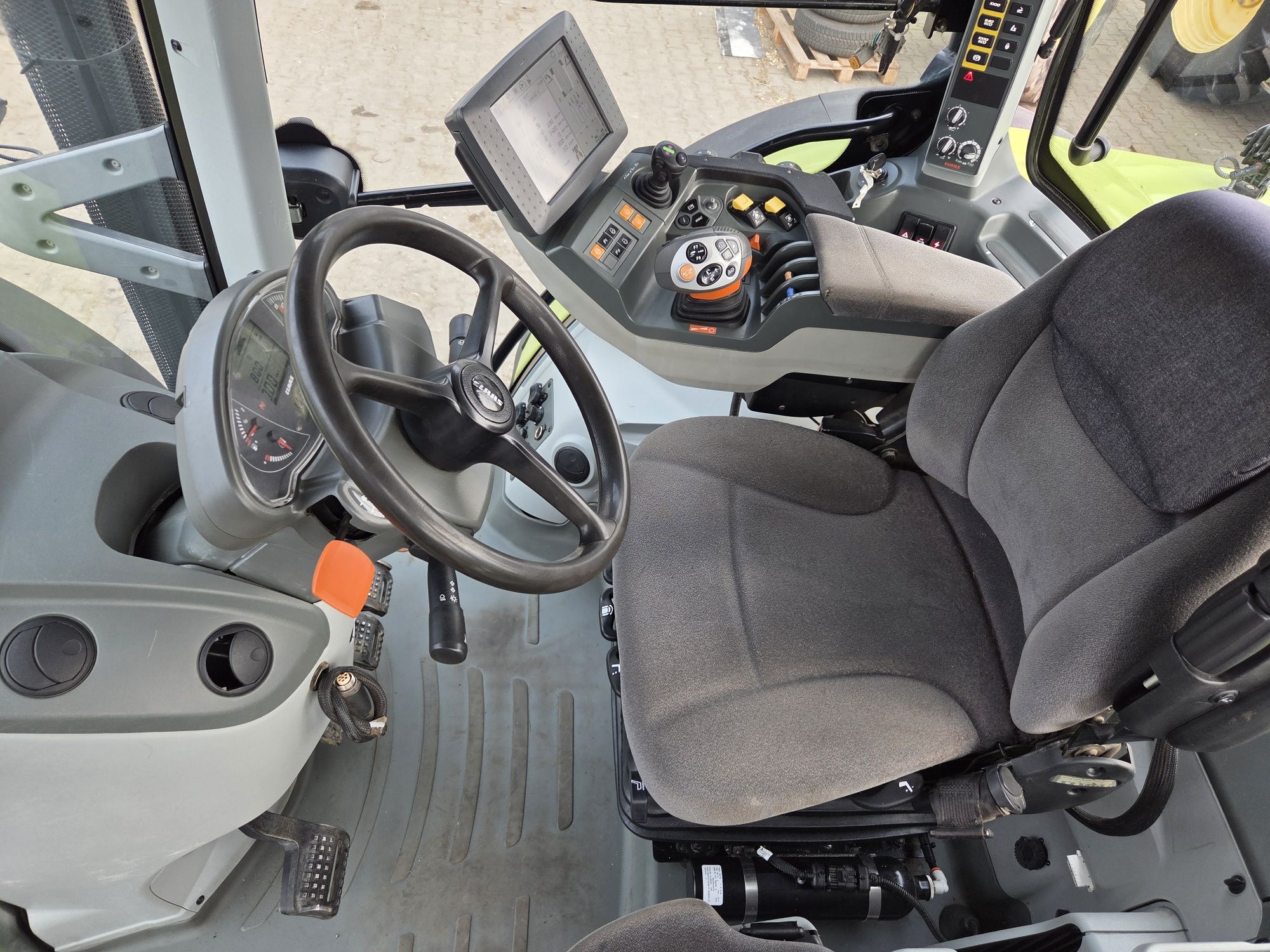 Claas arion  650