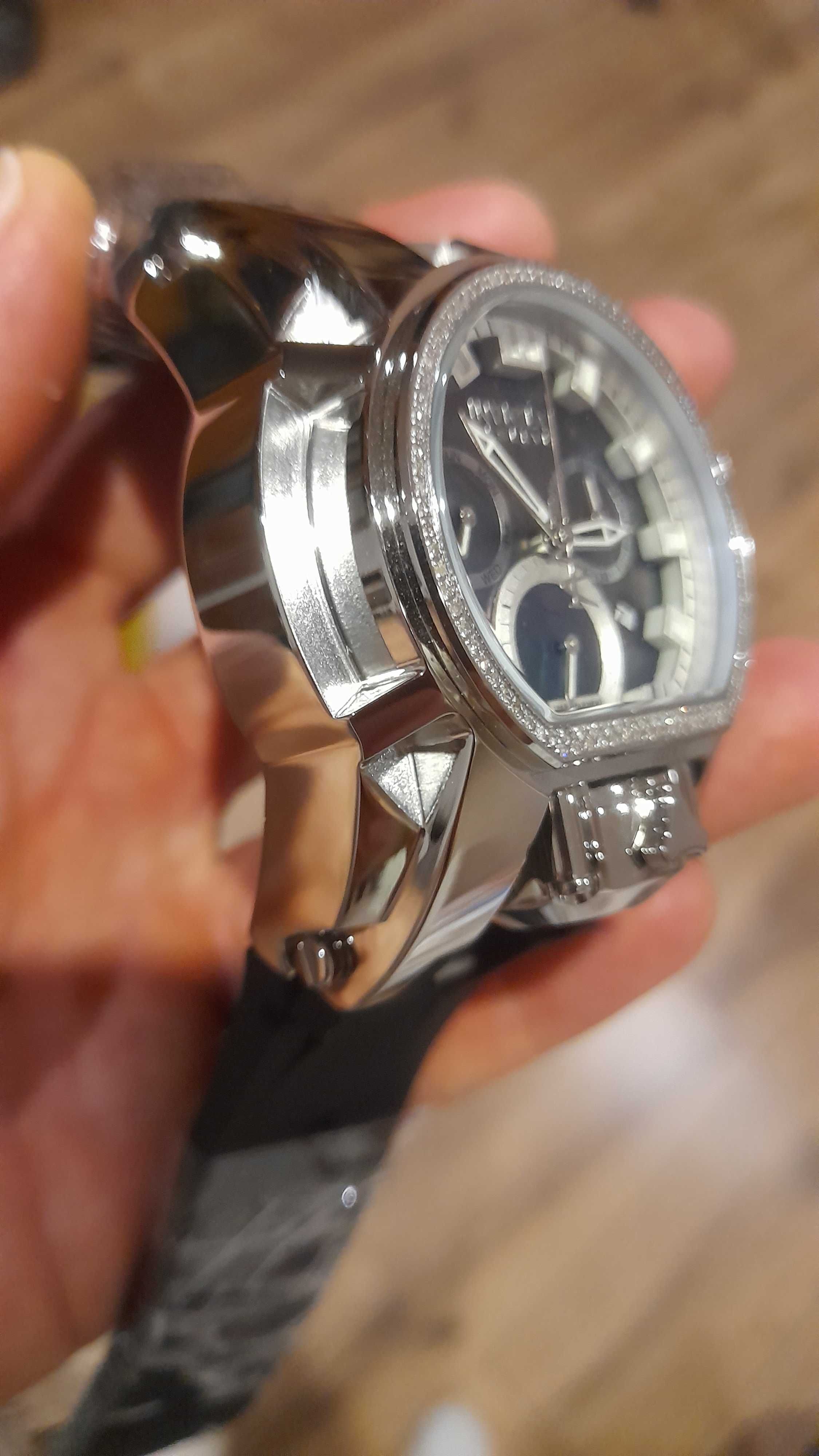 Invicta Bolt Zeus Magnum 0.43 Carat Diamond
