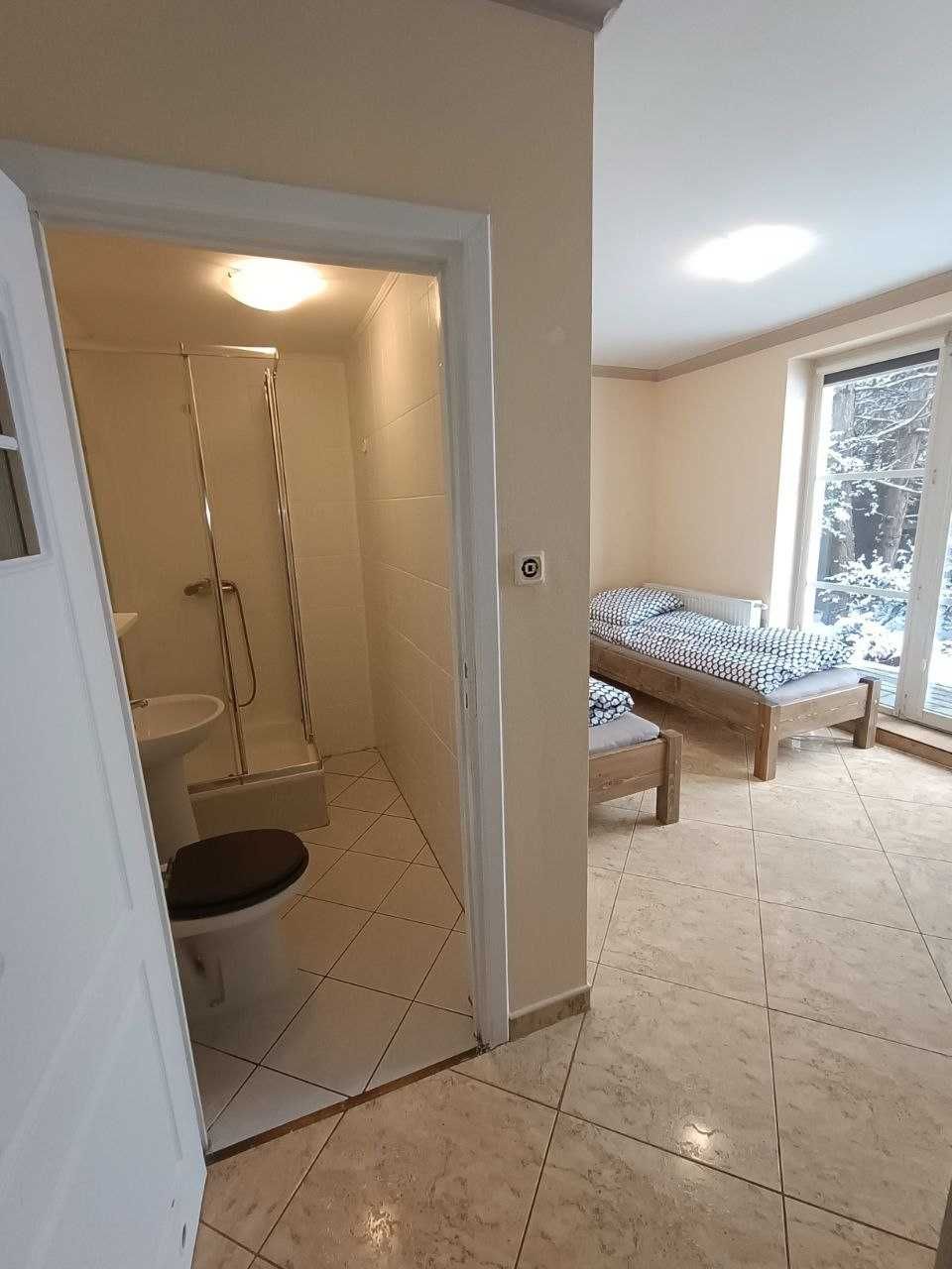 Pokój z  własnej łazienką w prywatnym domu