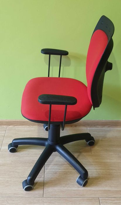 Fotel biurowy krzesło obrotowe dla dziecka Nowy Styl model Ministyle