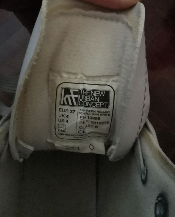 Patins de 4 rodas em bom estado