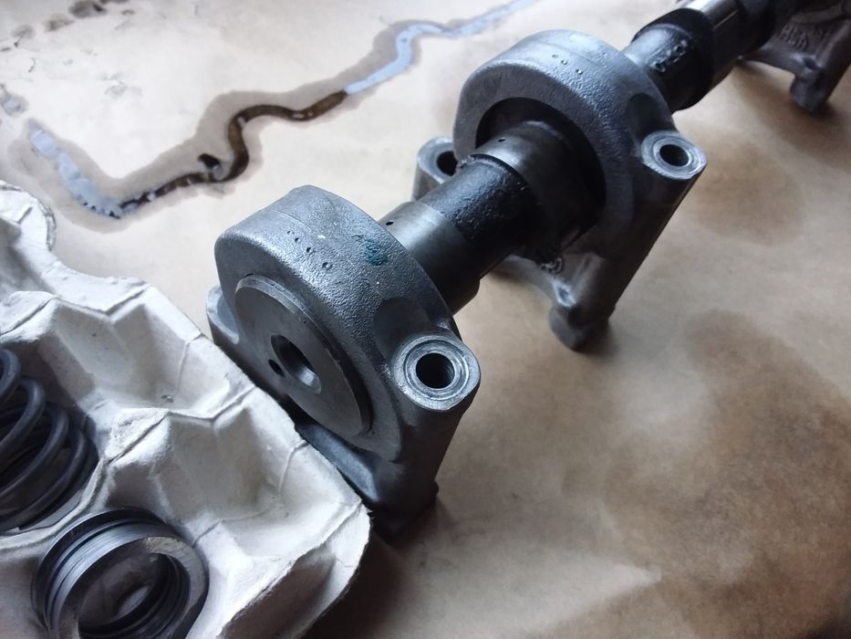 Распредвал Nissan LD23