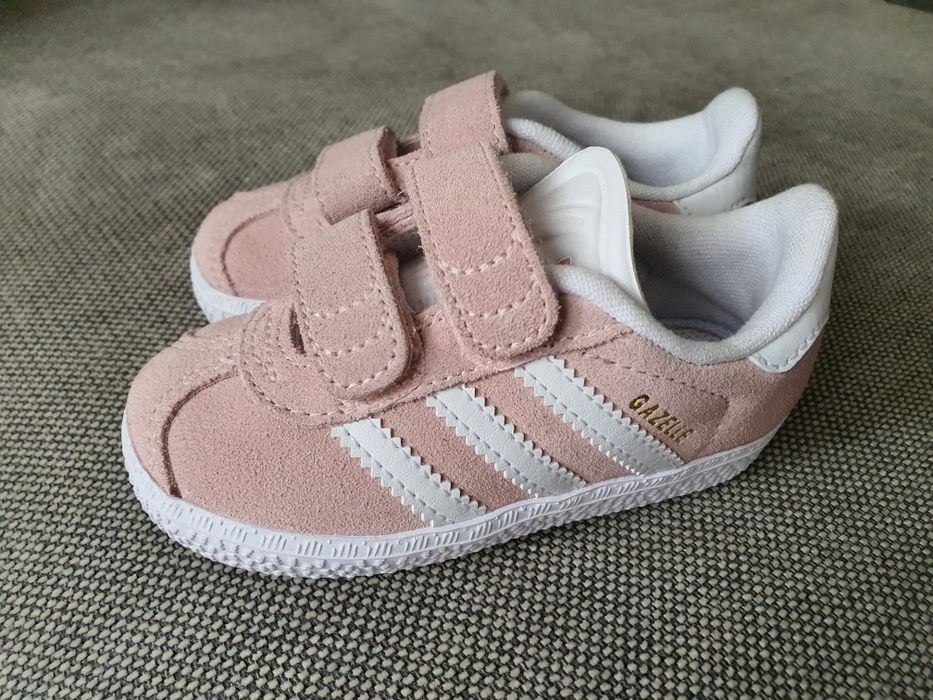 Tênis adidas menina Novos