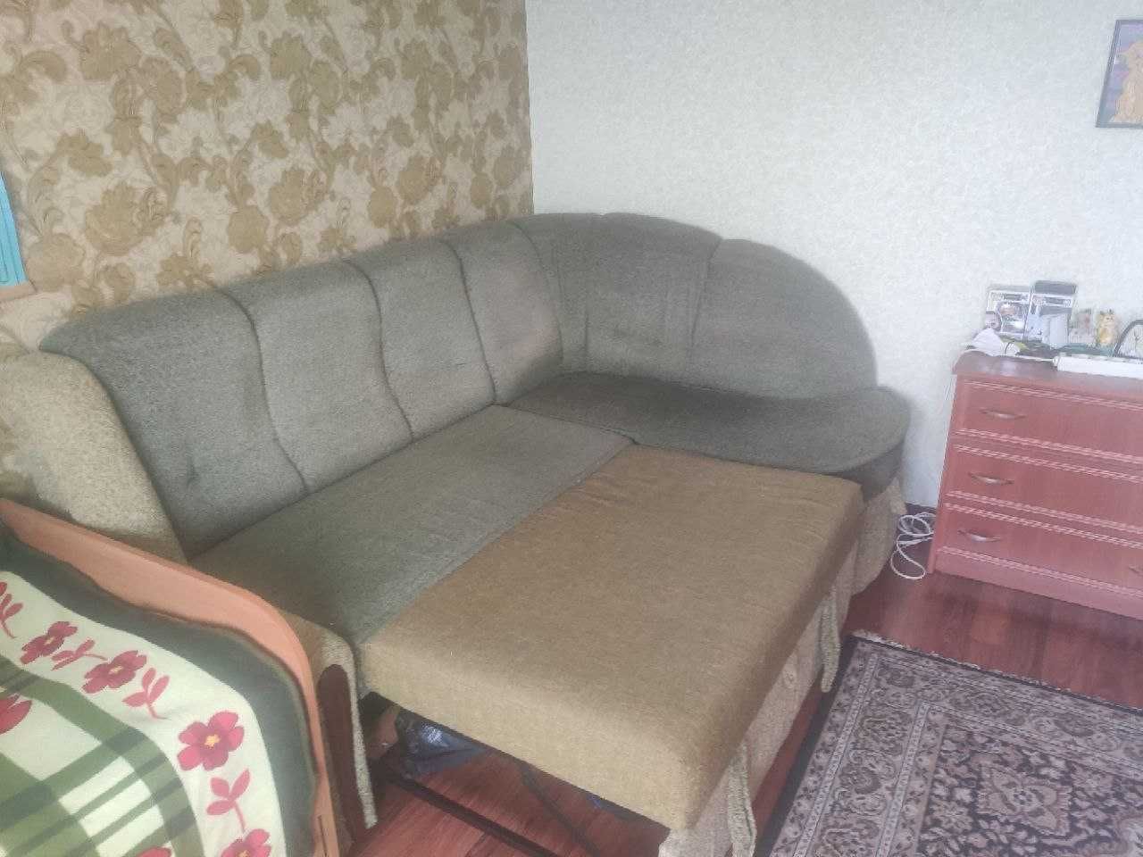 Диван кутовий (розкладний, двохспальний) (Б/У]