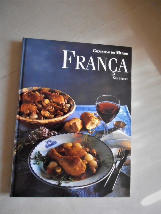 7 livros sobre a "Gastronomia de diversos Países".