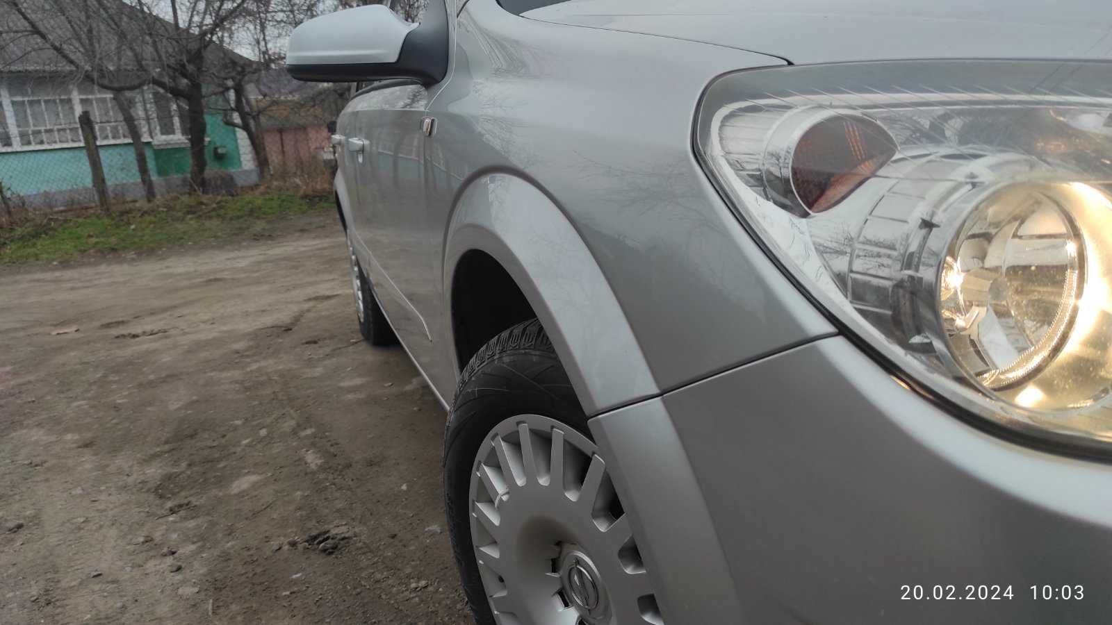 Opel Astra H 2008 рік.