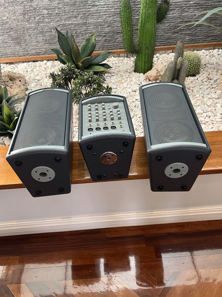 Amplificador excelente, Caixa de ritmos e 2 pedaleiras