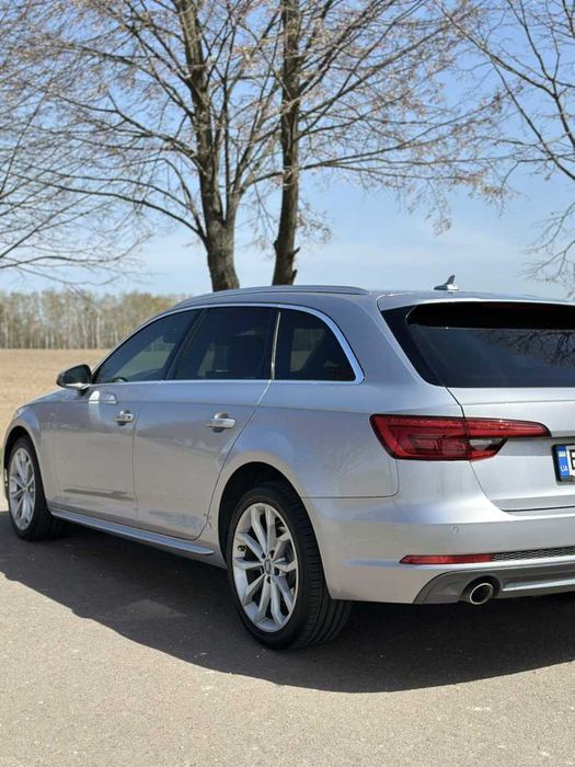 Продаж Audi A4 2017