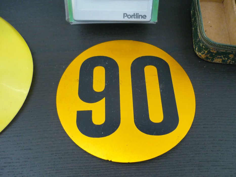 chapa metálica 90 km/h antiga ovo estrelado