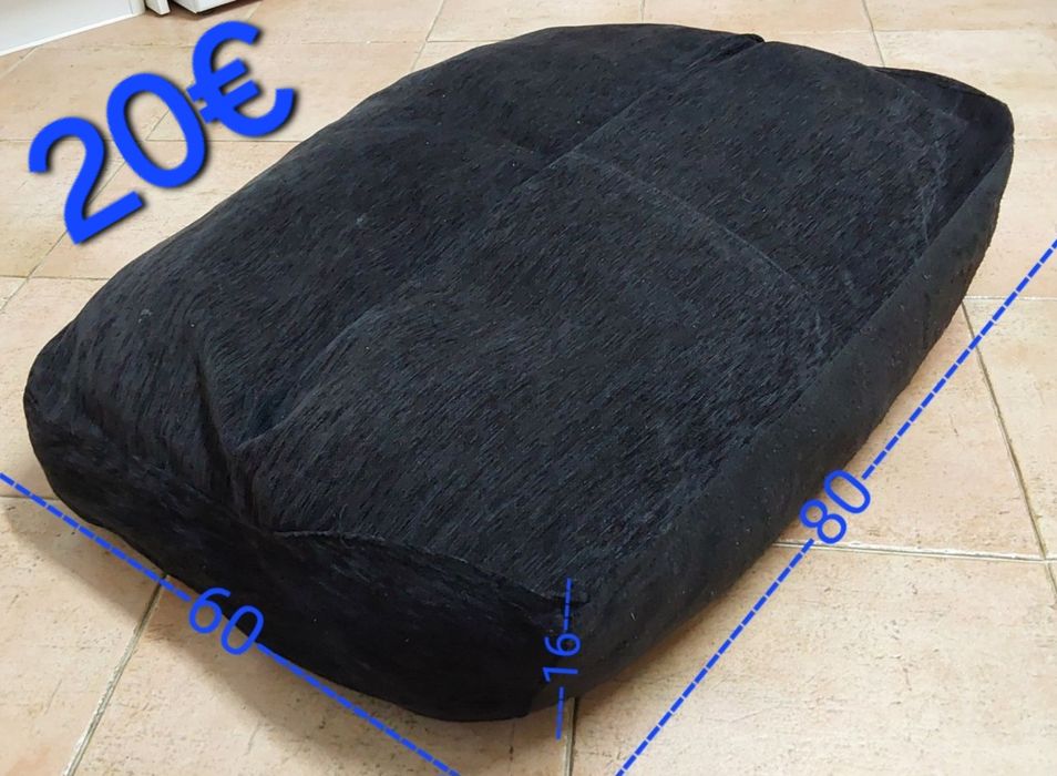 CAMAS CÃO GRANDE,MÉDIO PORTE,LAVÁVEL.Casa,Sala,Quarto,Cozinha,Varanda.