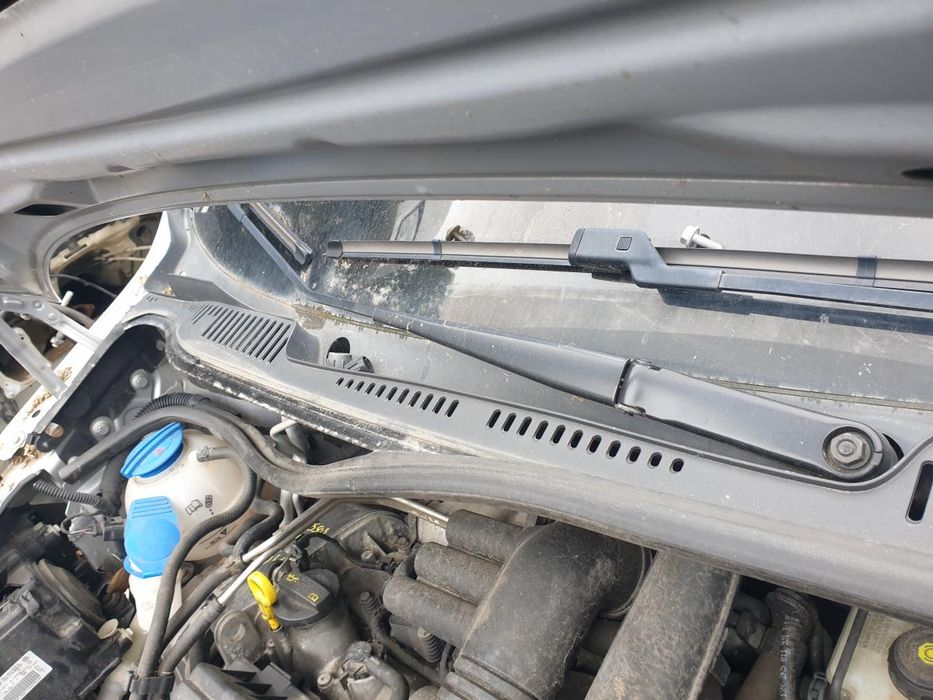 Haste / braço de escova limpa vidros frente direita VOLKSWAGEN Caddy I