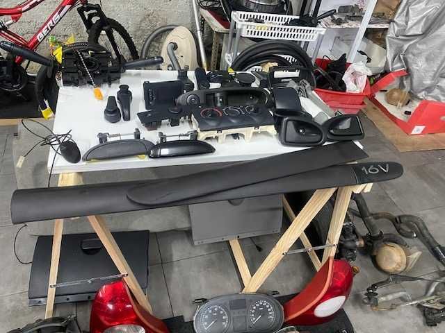 VARIAS PEÇAS Renault 3 1.2 16V (2001/05), Borrachas, chapeleiras, etc