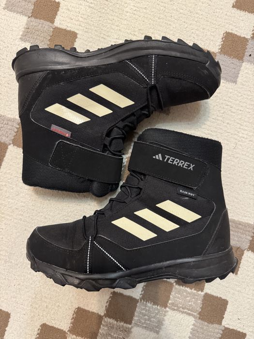 Чоботи мембрана Adidas terrex 35-36 розмір