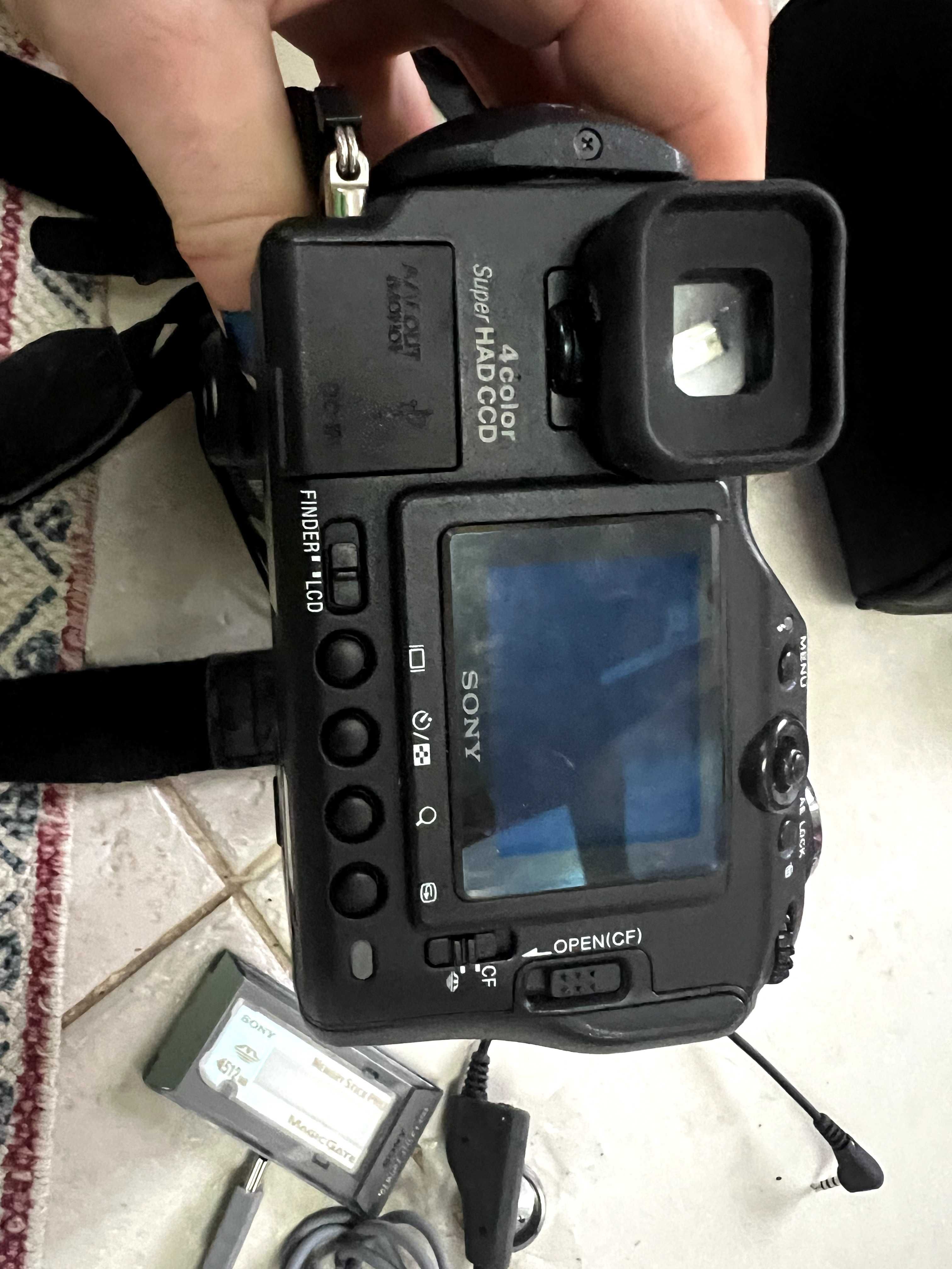 Sony Digital Still Camera – Model DSC-F282 (7.2V), Made in Japan