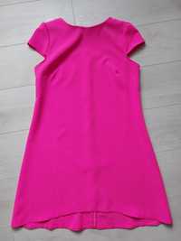 Trapezowa różowa sukienka