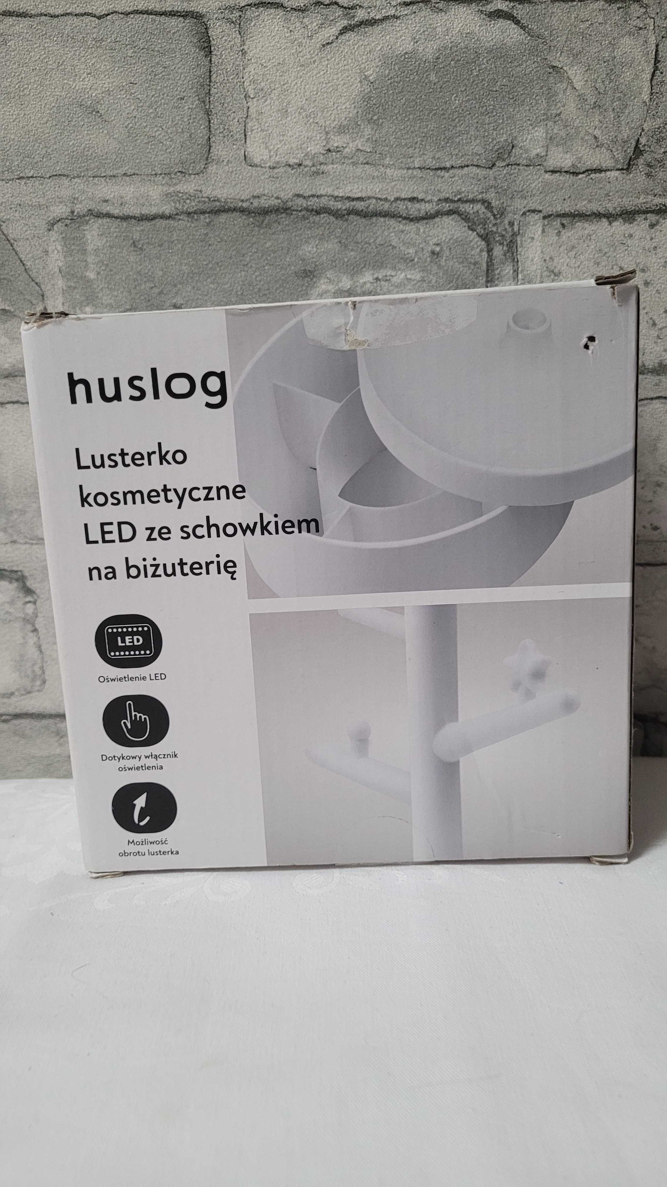 Lusterko kosmetyczne LED ze schowkiem na biżuterię