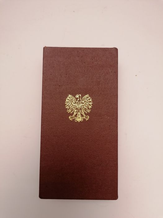 Ładny medal PRL w oryginalnym etui