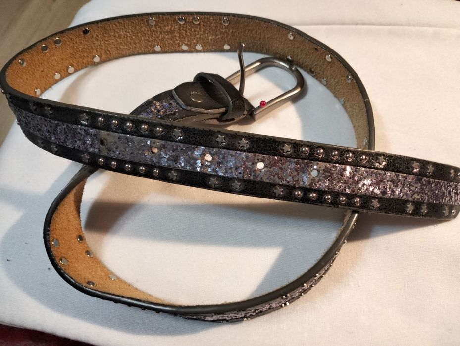 Pasek do spodni czarny z ćwiekami.