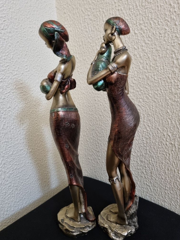 Duas estatuetas indigenas