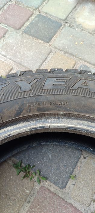 Зимова шина goodyear 205 60 r16