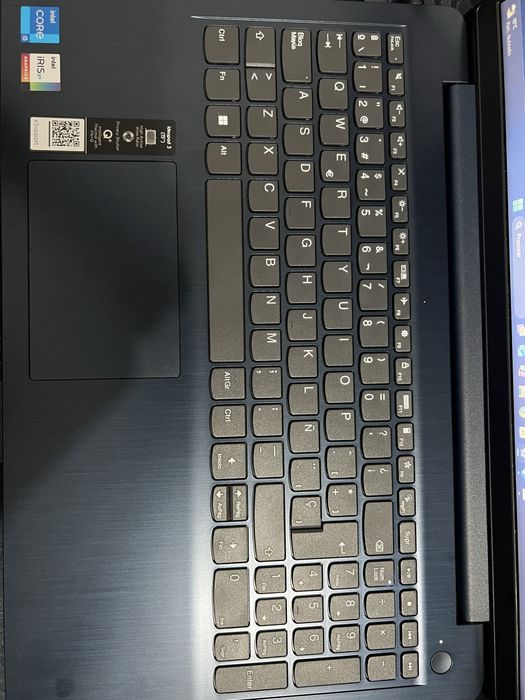 Portátil Lenovo Ideapad 3 15itl6