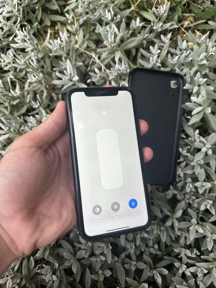 Хороший! Iphone Xr 64gb
