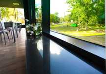 Granit G684 Black Pearl - Polerowane parapety i stopnice wewnętrzne
