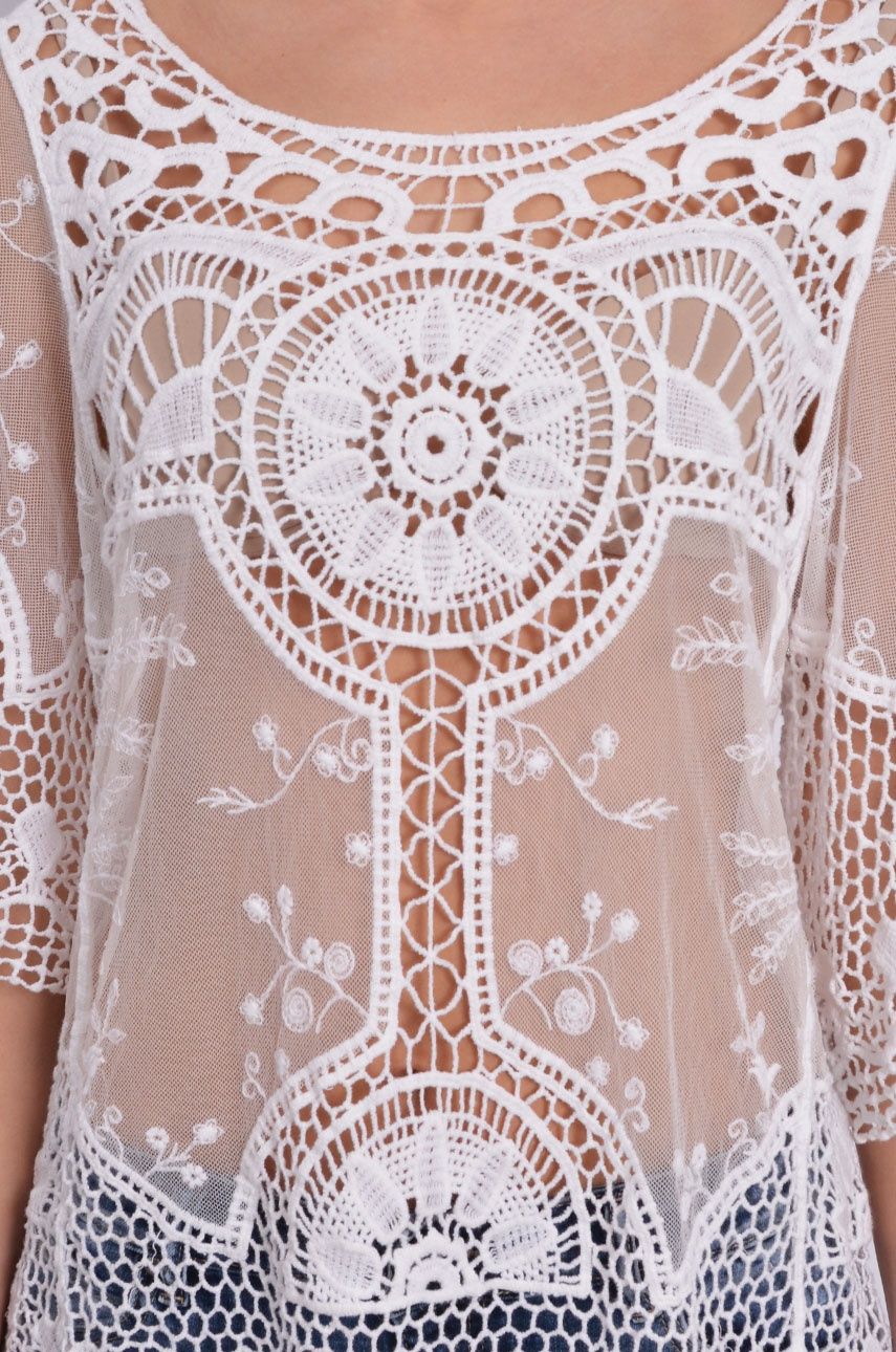 Biała bluzka boho, letnia bluzka boho z koronki, plażowa narzutka