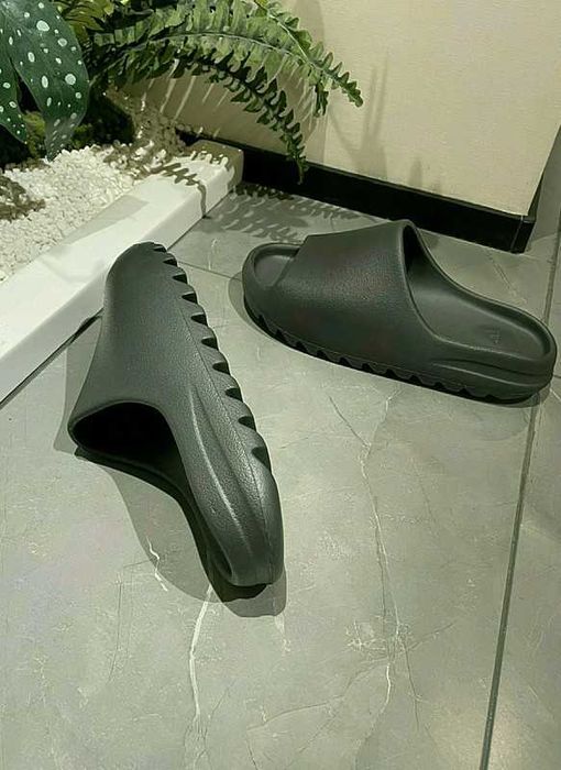 Szary Buty Klapki adidas Yeezy Slide Granite Rozmiar.38